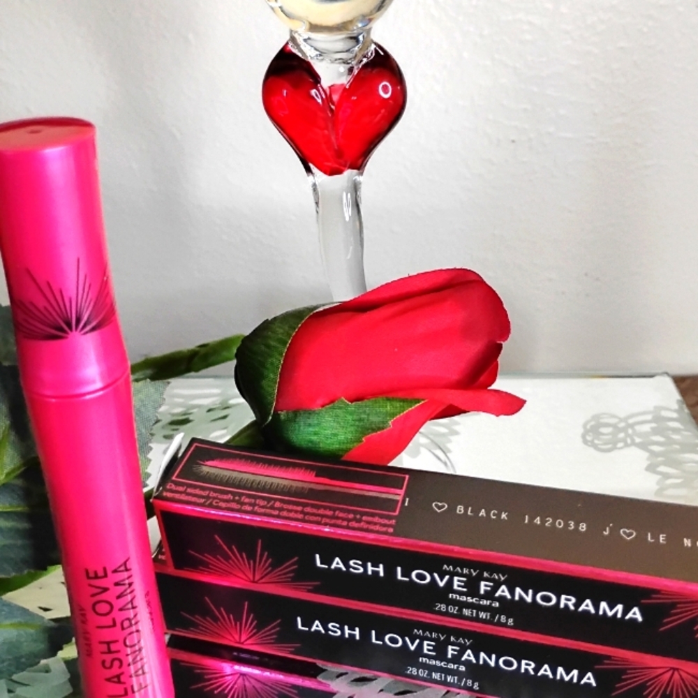 🌹Mary Kay Lash Love Fanorama Mascaras🌹